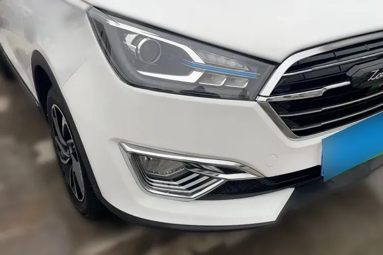 2017 Zotye T300 1.5L 112HP L4 5MT,autocango,china used car exporter,china ev exporter,chinese used car exporter,chinese used ev exporter