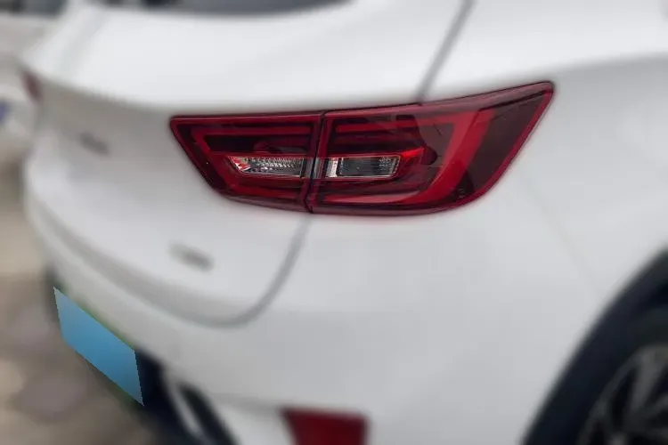 2017 Zotye T300 1.5L 112HP L4 5MT,autocango,china used car exporter,china ev exporter,chinese used car exporter,chinese used ev exporter