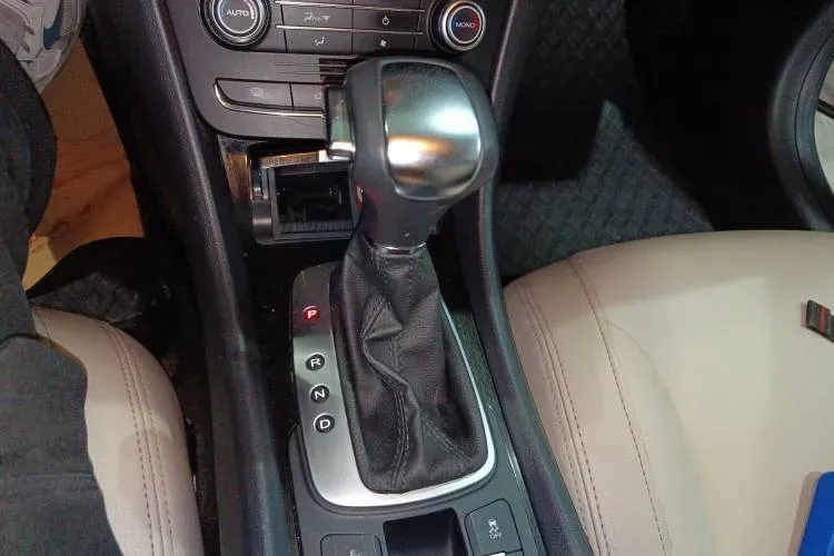 2016 Roewe e550 1.5L 109HP L4 2AT PHEV 12KWH,autocango,china used car exporter,china ev exporter,chinese used car exporter,chinese used ev exporter