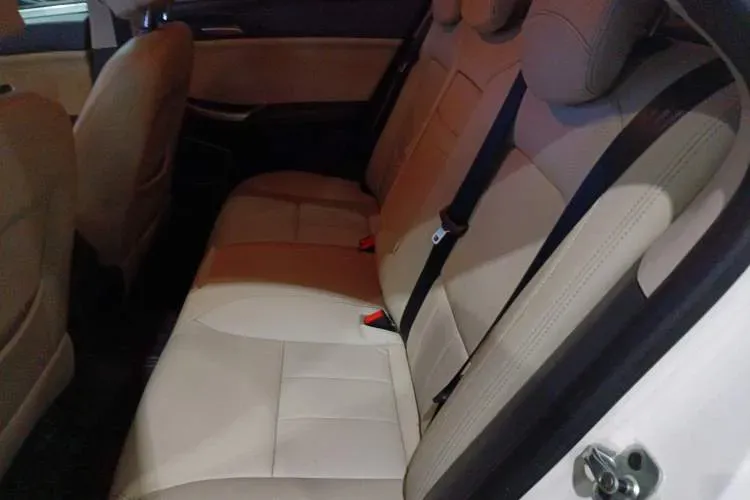 2016 Roewe e550 1.5L 109HP L4 2AT PHEV 12KWH,autocango,china used car exporter,china ev exporter,chinese used car exporter,chinese used ev exporter