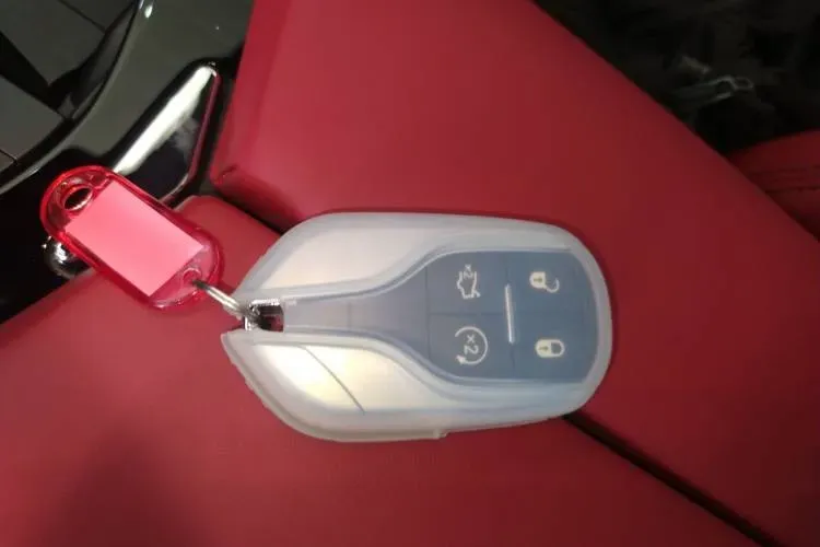 2020 Maserati MC20 3.0T 630HP V6 8DCT,autocango,china used car exporter,china ev exporter,chinese used car exporter,chinese used ev exporter