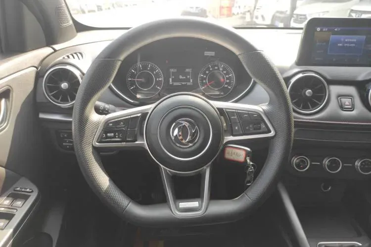 2021 DongFeng Fengon Fengon 500 1.5L 116HP L4 5MT,autocango,china used car exporter,china ev exporter,chinese used car exporter,chinese used ev exporter