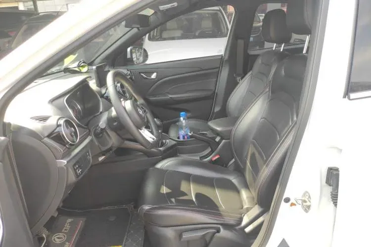 2021 DongFeng Fengon Fengon 500 1.5L 116HP L4 5MT,autocango,china used car exporter,china ev exporter,chinese used car exporter,chinese used ev exporter