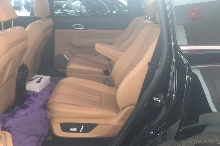 2020 Li ONE Range Extended 131HP REEV 40.5KWH,autocango,china used car exporter,china ev exporter,chinese used car exporter,chinese used ev exporter