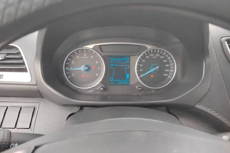 2016 Enranger 727 1.5L 112HP L4 5MT,autocango,china used car exporter,china ev exporter,chinese used car exporter,chinese used ev exporter