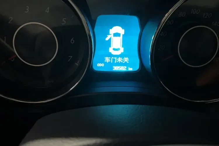 2014 BeiJing Auto Senova D50 1.5L 113HP L4 5MT,autocango,china used car exporter,china ev exporter,chinese used car exporter,chinese used ev exporter