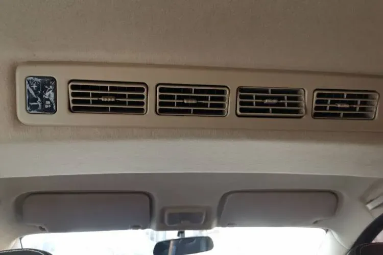 2018 DongFeng Fengon Fengon 330 1.5L 109HP L4 5MT,autocango,china used car exporter,china ev exporter,chinese used car exporter,chinese used ev exporter