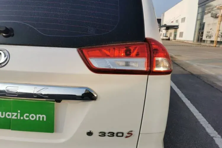 2018 DongFeng Fengon Fengon 330 1.5L 109HP L4 5MT,autocango,china used car exporter,china ev exporter,chinese used car exporter,chinese used ev exporter