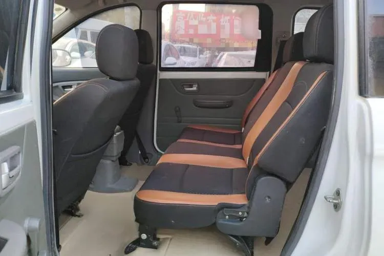 2017 BAIC WeiWang M20 1.5L 116HP L4 5MT,autocango,china used car exporter,china ev exporter,chinese used car exporter,chinese used ev exporter