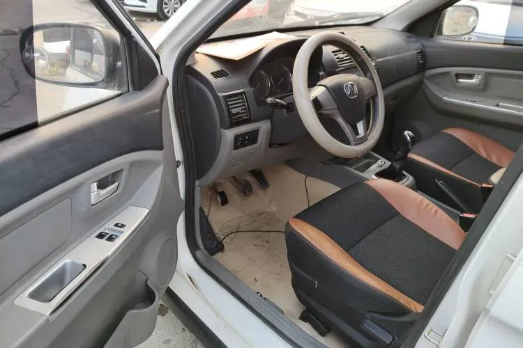 2017 BAIC WeiWang M20 1.5L 116HP L4 5MT,autocango,china used car exporter,china ev exporter,chinese used car exporter,chinese used ev exporter