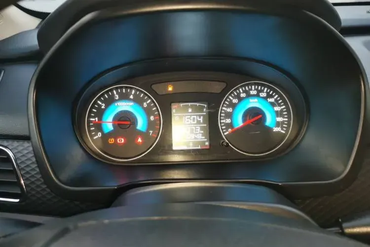 2018 DongFeng Fengon Fengon 330 1.5L 109HP L4 5MT,autocango,china used car exporter,china ev exporter,chinese used car exporter,chinese used ev exporter