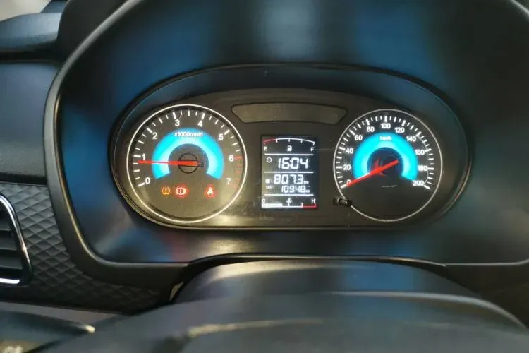 2018 DongFeng Fengon Fengon 330 1.5L 109HP L4 5MT,autocango,china used car exporter,china ev exporter,chinese used car exporter,chinese used ev exporter