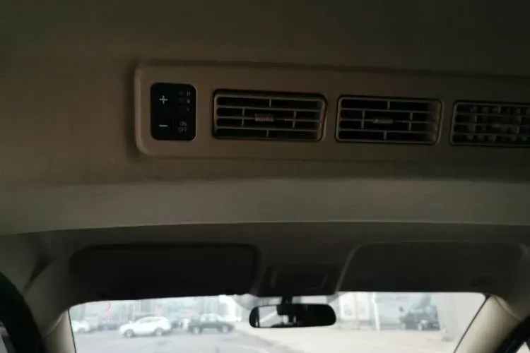 2018 DongFeng Fengon Fengon 330 1.5L 109HP L4 5MT,autocango,china used car exporter,china ev exporter,chinese used car exporter,chinese used ev exporter