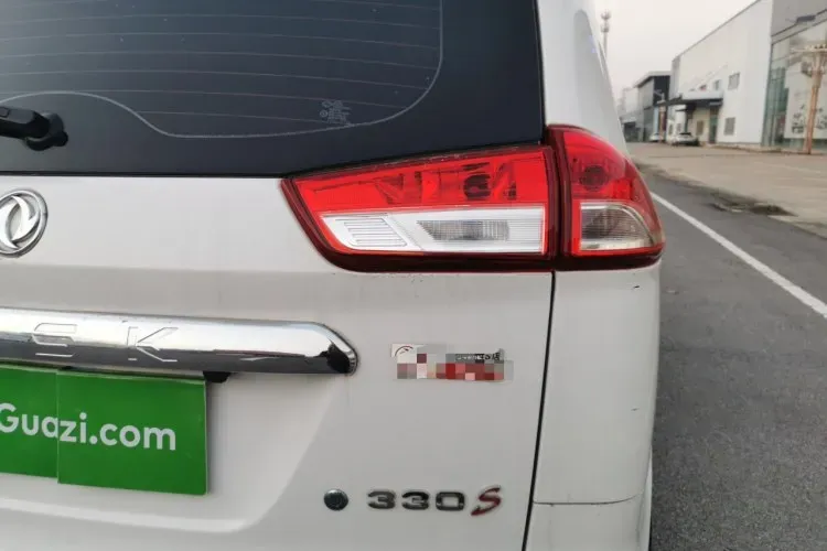 2018 DongFeng Fengon Fengon 330 1.5L 109HP L4 5MT,autocango,china used car exporter,china ev exporter,chinese used car exporter,chinese used ev exporter