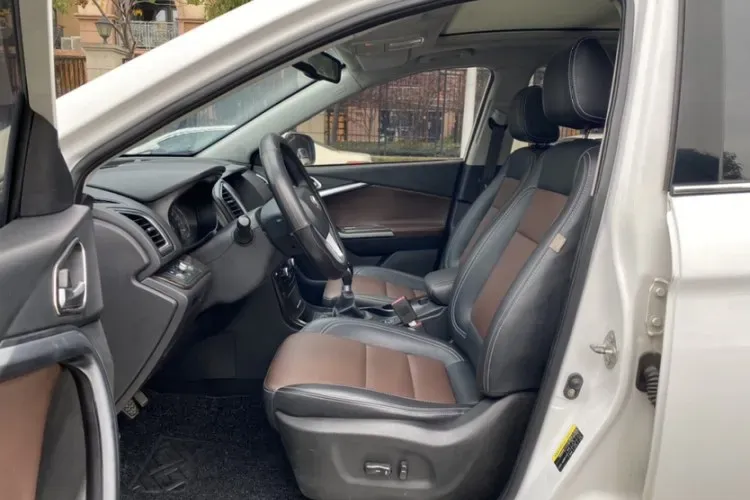 2016 BAIC Hyosow S6 1.5T 150HP L4 6MT,autocango,china used car exporter,china ev exporter,chinese used car exporter,chinese used ev exporter