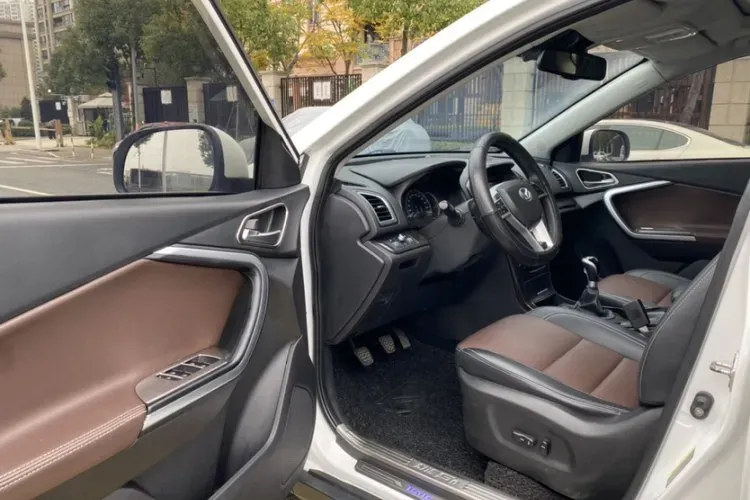 2016 BAIC Hyosow S6 1.5T 150HP L4 6MT,autocango,china used car exporter,china ev exporter,chinese used car exporter,chinese used ev exporter