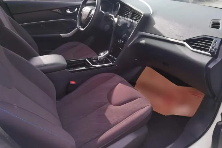 2021 Venucia T90 1.5T 190HP L4 7DCT,autocango,china used car exporter,china ev exporter,chinese used car exporter,chinese used ev exporter