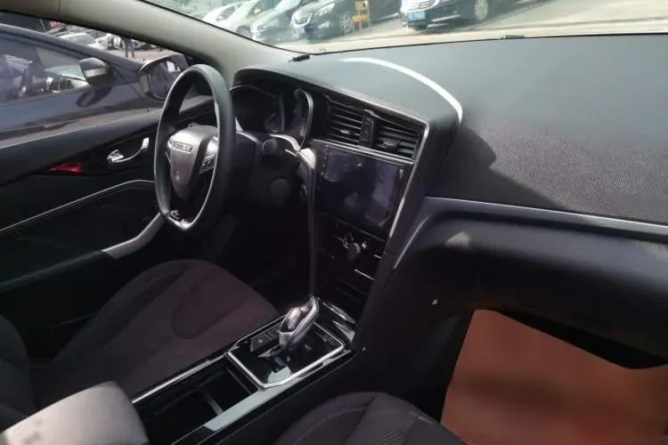 2021 Venucia T90 1.5T 190HP L4 7DCT,autocango,china used car exporter,china ev exporter,chinese used car exporter,chinese used ev exporter