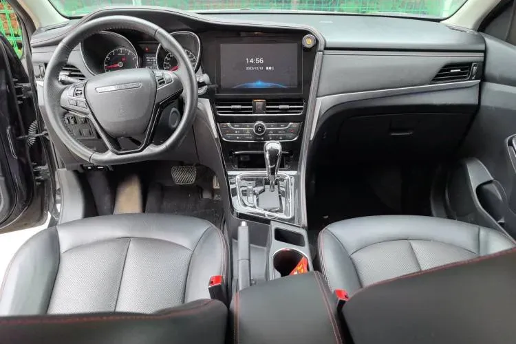 2019 Venucia T70 2.0L 144HP L4 CVT,autocango,china used car exporter,china ev exporter,chinese used car exporter,chinese used ev exporter