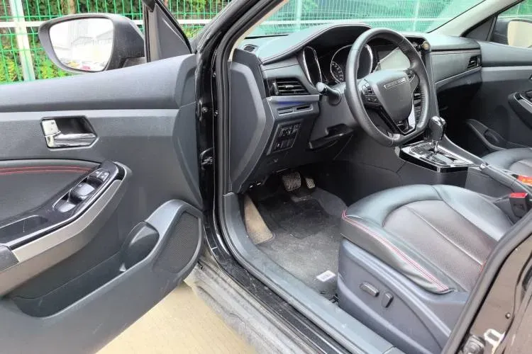 2019 Venucia T70 2.0L 144HP L4 CVT,autocango,china used car exporter,china ev exporter,chinese used car exporter,chinese used ev exporter