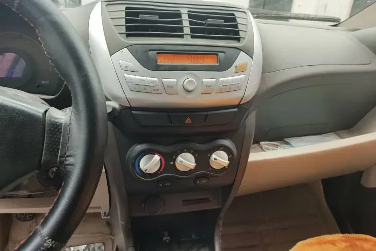 2013 Zotye Z100 1.0L 68HP L3 5MT,autocango,china used car exporter,china ev exporter,chinese used car exporter,chinese used ev exporter