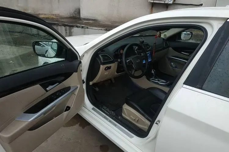 2013 BeiJing Auto Senova D70 2.0T 204HP L4 5AT,autocango,china used car exporter,china ev exporter,chinese used car exporter,chinese used ev exporter