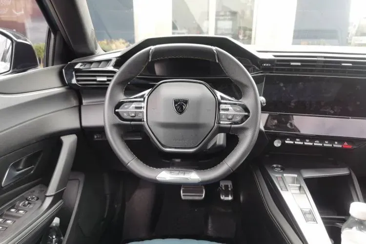 2023 Peugeot 408X 1.6T 175HP L4 8AT,autocango,china used car exporter,china ev exporter,chinese used car exporter,chinese used ev exporter