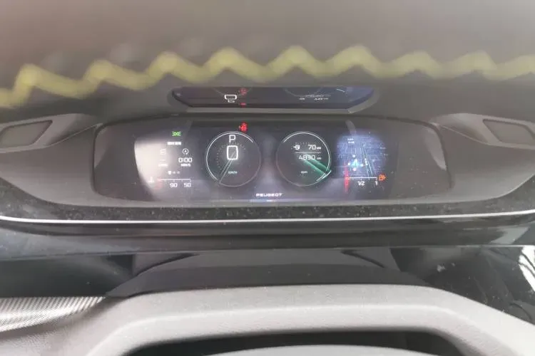 2023 Peugeot 408X 1.6T 175HP L4 8AT,autocango,china used car exporter,china ev exporter,chinese used car exporter,chinese used ev exporter