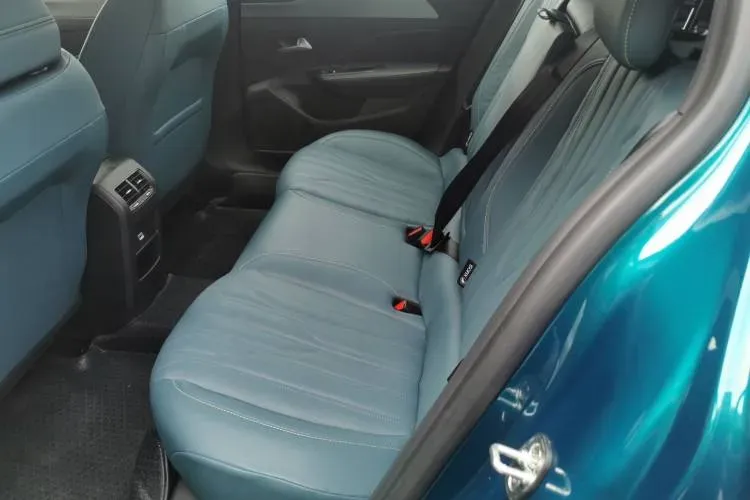 2023 Peugeot 408X 1.6T 175HP L4 8AT,autocango,china used car exporter,china ev exporter,chinese used car exporter,chinese used ev exporter