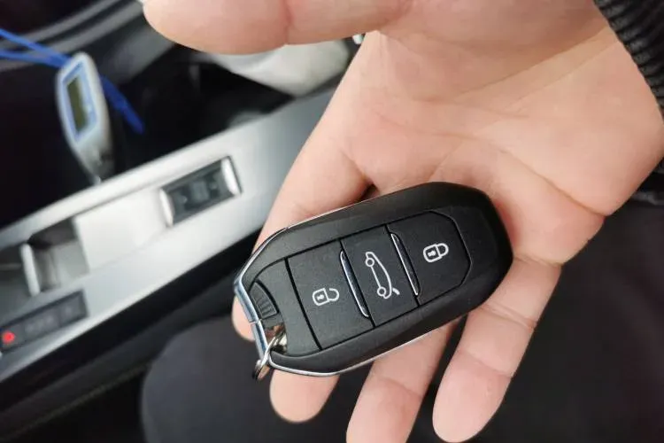 2023 Peugeot 408X 1.6T 175HP L4 8AT,autocango,china used car exporter,china ev exporter,chinese used car exporter,chinese used ev exporter