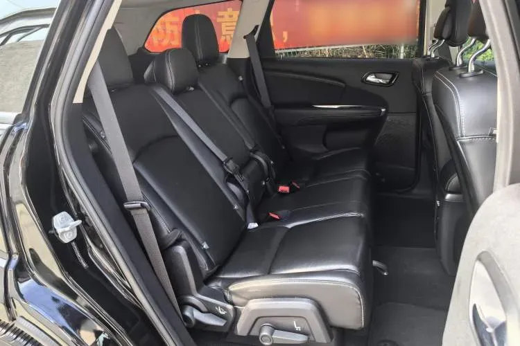 2013 Dodge JCUV 2.4L 170HP L4 6AT,autocango,china used car exporter,china ev exporter,chinese used car exporter,chinese used ev exporter