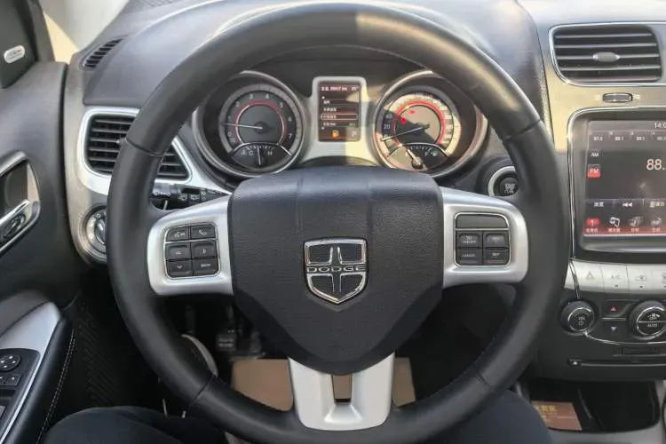 2013 Dodge JCUV 2.4L 170HP L4 6AT,autocango,china used car exporter,china ev exporter,chinese used car exporter,chinese used ev exporter