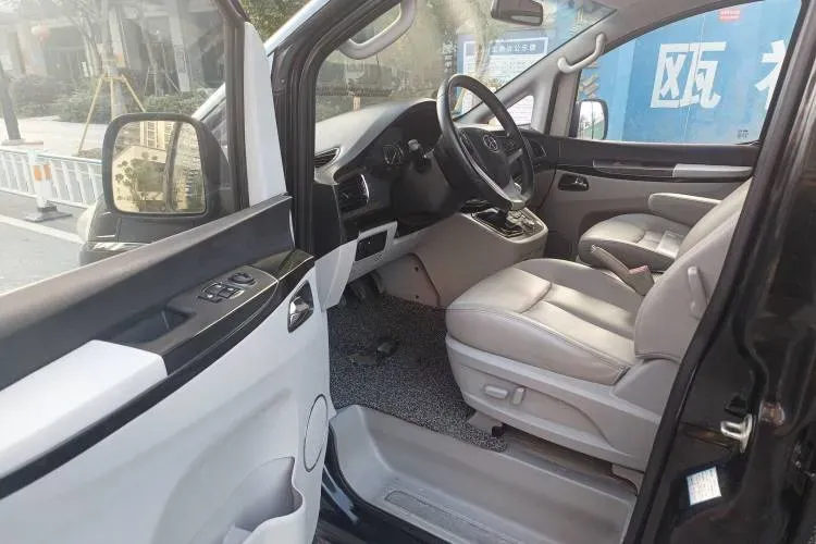 2013 JAC Refine M5 2.0T 177HP L4 6MT,autocango,china used car exporter,china ev exporter,chinese used car exporter,chinese used ev exporter