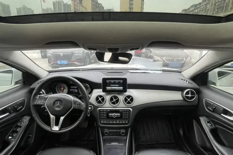 2015 Mercedes-Benz GLA Class 2.0T 184HP L4 7DCT,autocango,china used car exporter,china ev exporter,chinese used car exporter,chinese used ev exporter