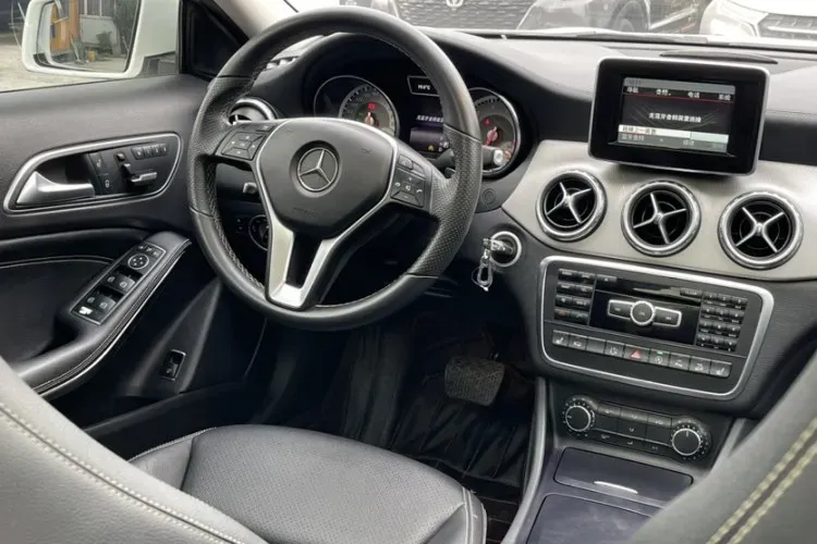 2015 Mercedes-Benz GLA Class 2.0T 184HP L4 7DCT,autocango,china used car exporter,china ev exporter,chinese used car exporter,chinese used ev exporter