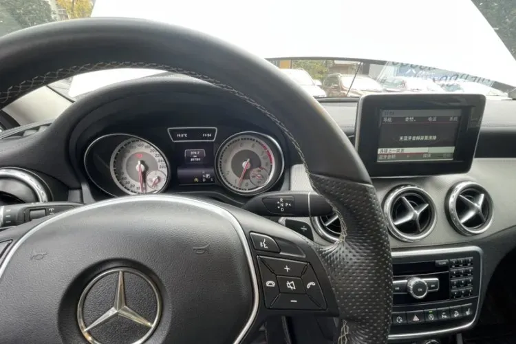 2015 Mercedes-Benz GLA Class 2.0T 184HP L4 7DCT,autocango,china used car exporter,china ev exporter,chinese used car exporter,chinese used ev exporter