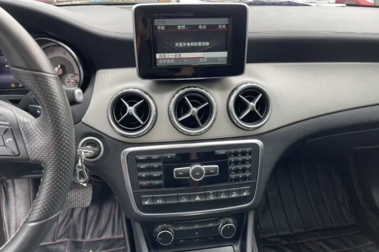 2015 Mercedes-Benz GLA Class 2.0T 184HP L4 7DCT,autocango,china used car exporter,china ev exporter,chinese used car exporter,chinese used ev exporter