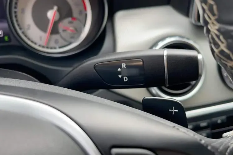 2015 Mercedes-Benz GLA Class 2.0T 184HP L4 7DCT,autocango,china used car exporter,china ev exporter,chinese used car exporter,chinese used ev exporter