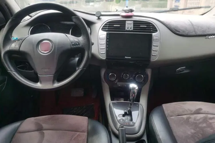 2011 Fiat Bravo 1.4T 120HP L4 6AMT,autocango,china used car exporter,china ev exporter,chinese used car exporter,chinese used ev exporter