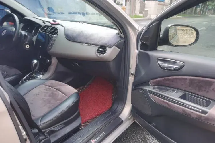 2011 Fiat Bravo 1.4T 120HP L4 6AMT,autocango,china used car exporter,china ev exporter,chinese used car exporter,chinese used ev exporter