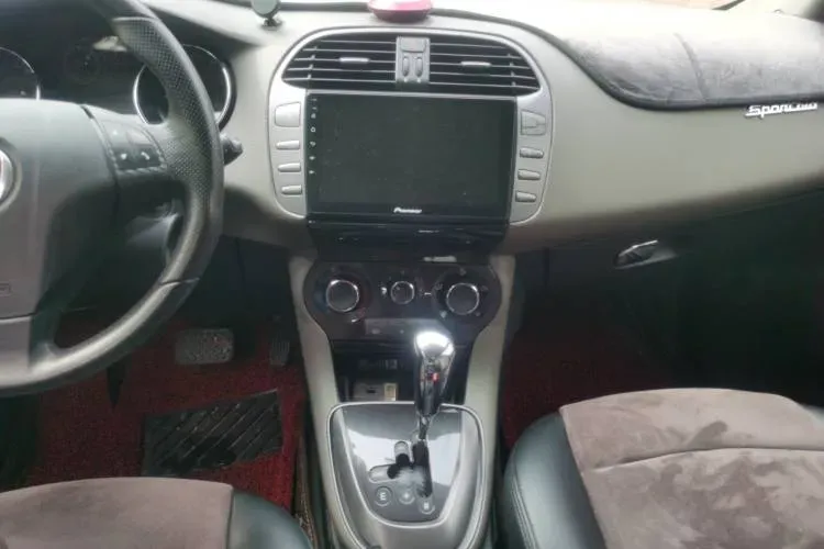 2011 Fiat Bravo 1.4T 120HP L4 6AMT,autocango,china used car exporter,china ev exporter,chinese used car exporter,chinese used ev exporter