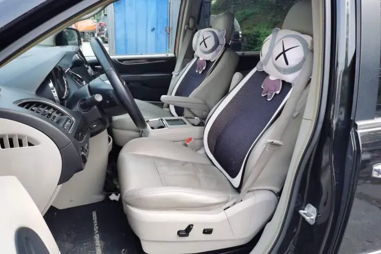 2013 Chrysler 300C 3.6L 286HP V6 8AT,autocango,china used car exporter,china ev exporter,chinese used car exporter,chinese used ev exporter