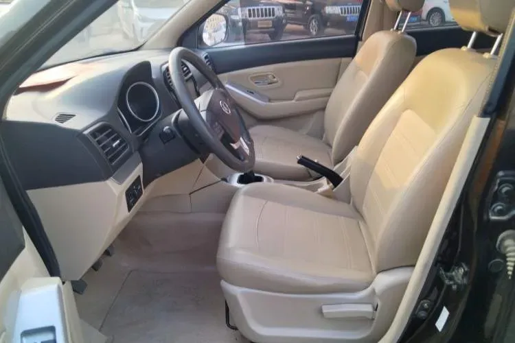 2015 NLM Motor QiTeng EX80 1.5L 116HP L4 5MT,autocango,china used car exporter,china ev exporter,chinese used car exporter,chinese used ev exporter