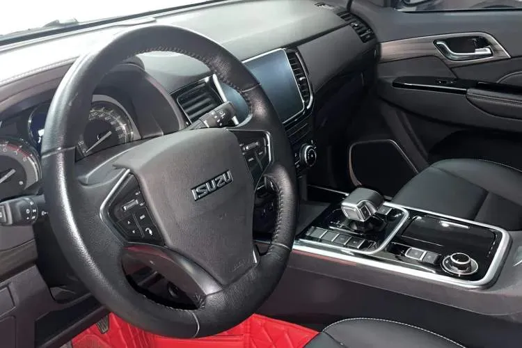 2022 Isuzu Mu-X 2.0T 220HP L4 8AT,autocango,china used car exporter,china ev exporter,chinese used car exporter,chinese used ev exporter