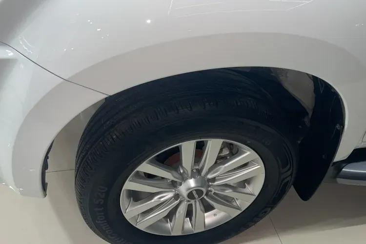 2022 Isuzu Mu-X 2.0T 220HP L4 8AT,autocango,china used car exporter,china ev exporter,chinese used car exporter,chinese used ev exporter