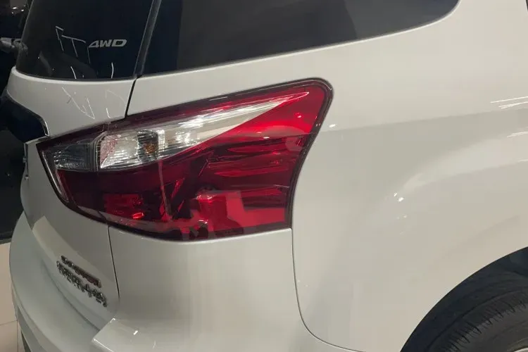 2022 Isuzu Mu-X 2.0T 220HP L4 8AT,autocango,china used car exporter,china ev exporter,chinese used car exporter,chinese used ev exporter