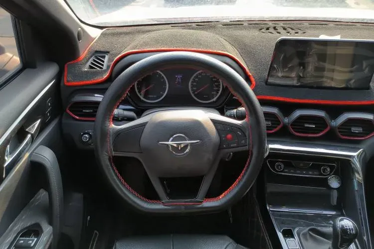 2019 HaiMa 8S 1.6T 195HP L4 6MT,autocango,china used car exporter,china ev exporter,chinese used car exporter,chinese used ev exporter