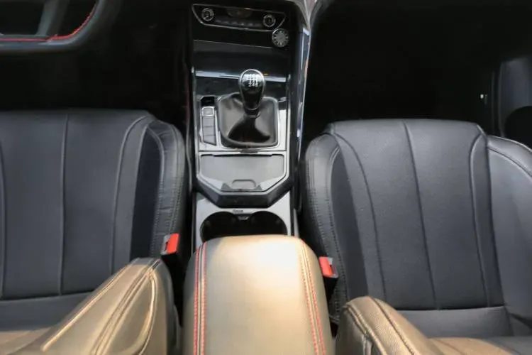 2019 HaiMa 8S 1.6T 195HP L4 6MT,autocango,china used car exporter,china ev exporter,chinese used car exporter,chinese used ev exporter