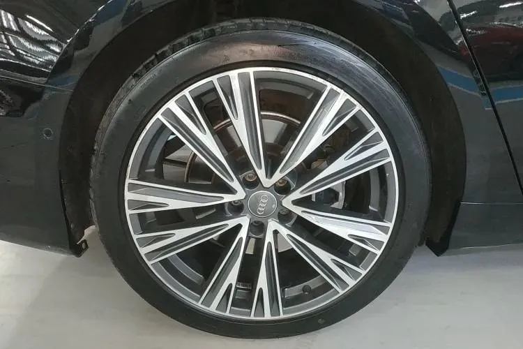 2019 Audi A6L 2.0T 224HP L4 7DCT,autocango,china used car exporter,china ev exporter,chinese used car exporter,chinese used ev exporter