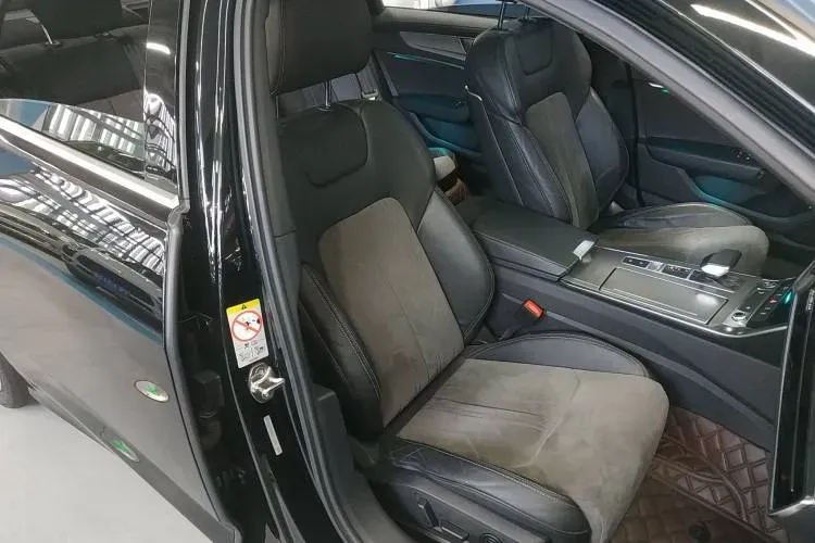 2019 Audi A6L 2.0T 224HP L4 7DCT,autocango,china used car exporter,china ev exporter,chinese used car exporter,chinese used ev exporter